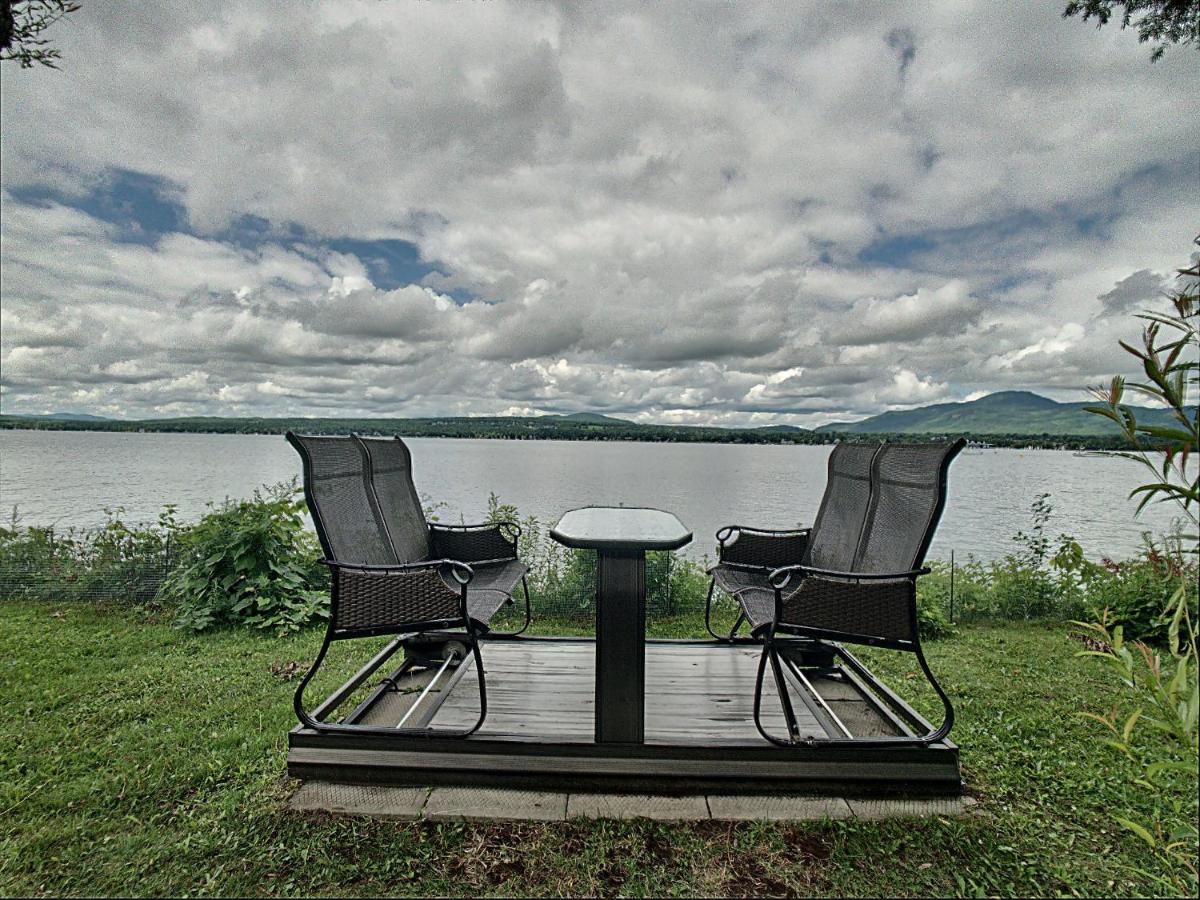 Location Tourisme Estrie - Oberge du Village Magog Extérieur photo