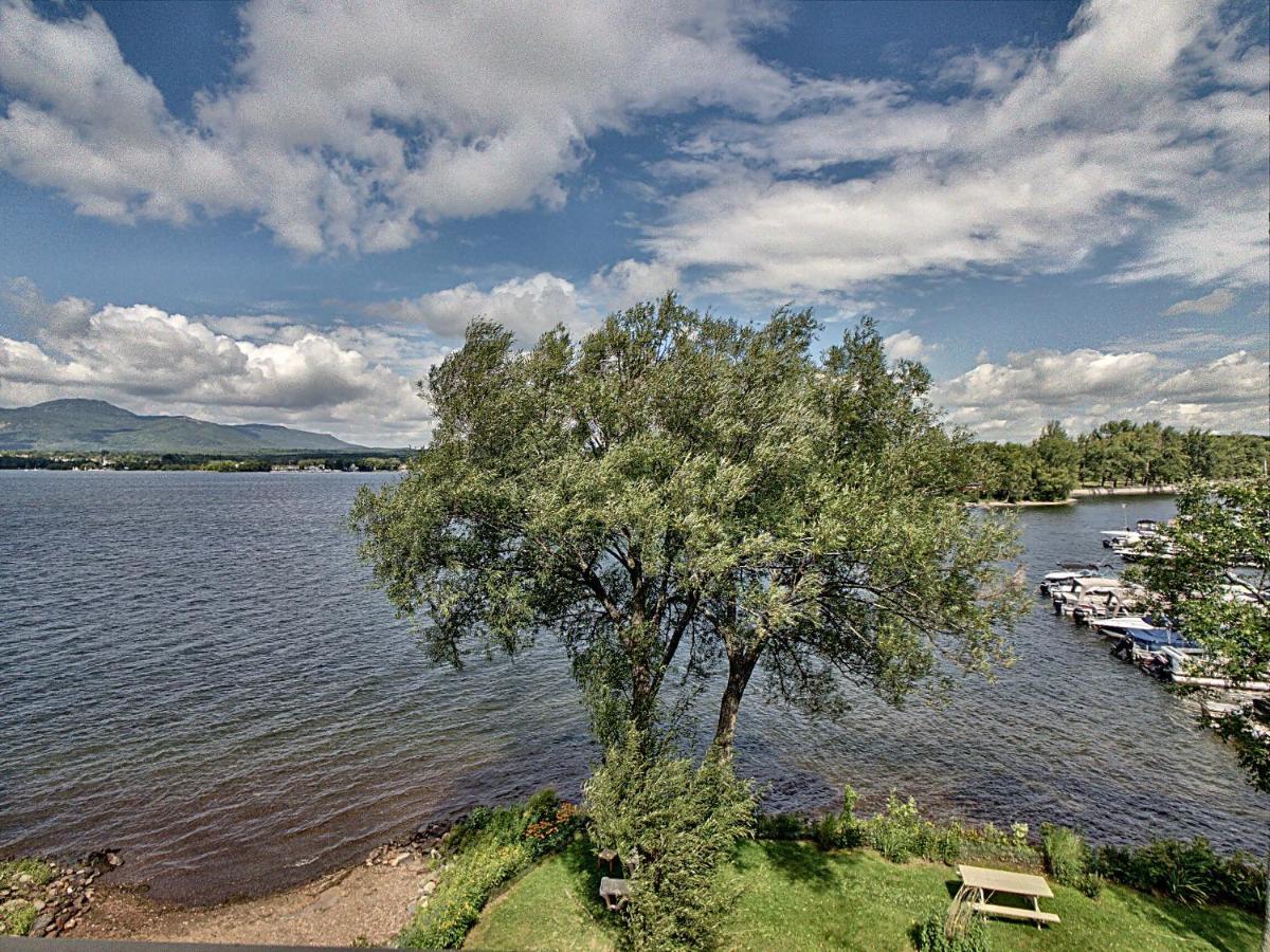 Location Tourisme Estrie - Oberge du Village Magog Extérieur photo
