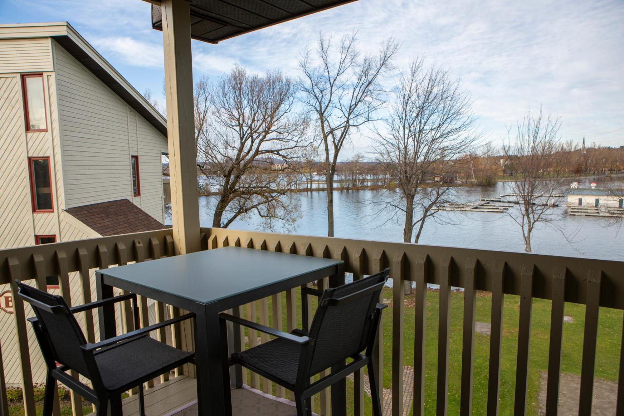 Location Tourisme Estrie - Oberge du Village Magog Extérieur photo
