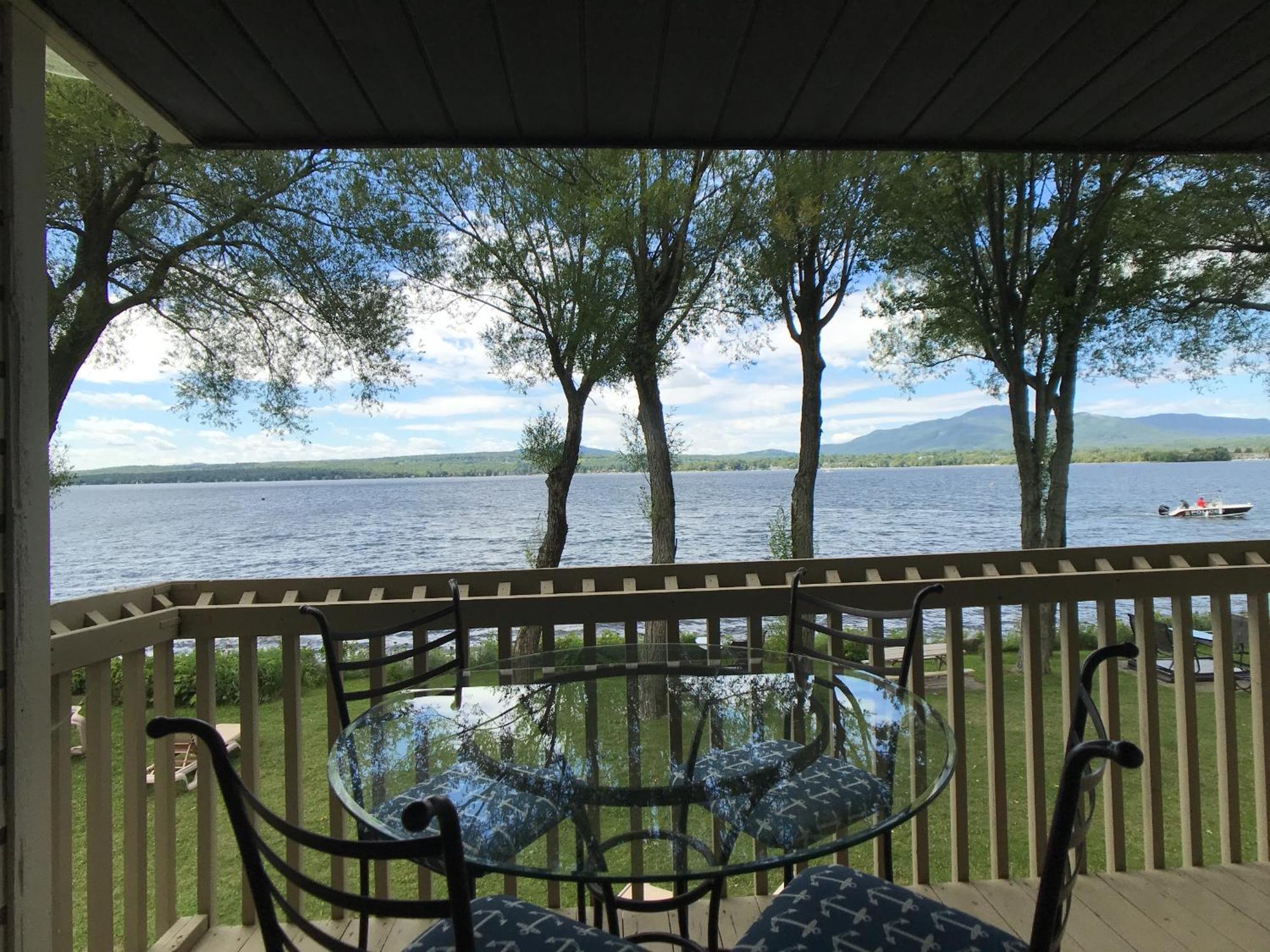 Location Tourisme Estrie - Oberge du Village Magog Extérieur photo