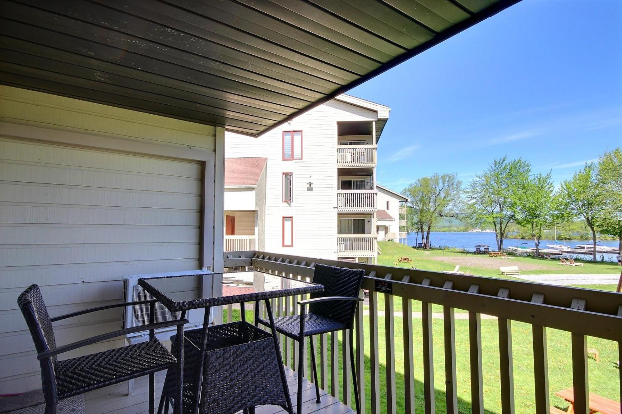 Location Tourisme Estrie - Oberge du Village Magog Extérieur photo